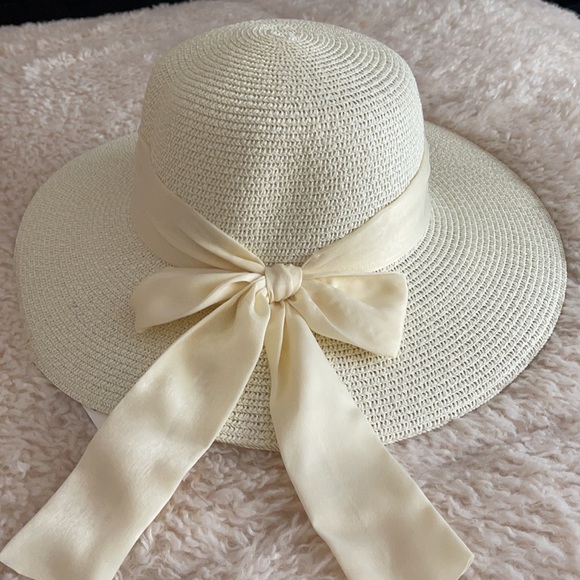 Fashionable hat 👒 - Picture 2 of 2